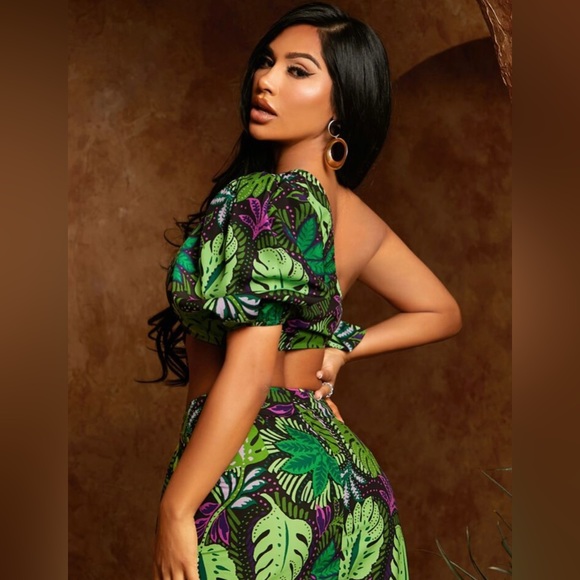 Tropical Print One Shoulder Puff Sleeve Knot Side Crop Top - Picture 2 of 5